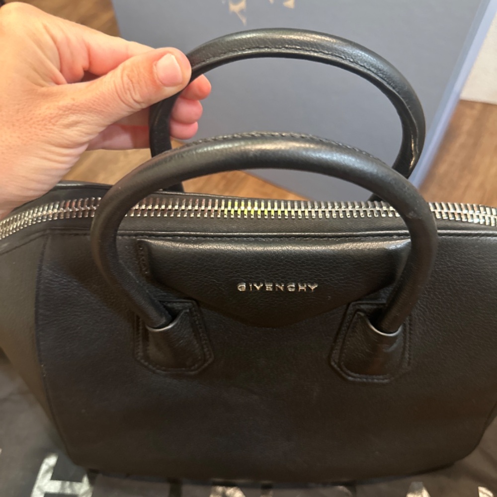 Purse - Picture 2 of 16